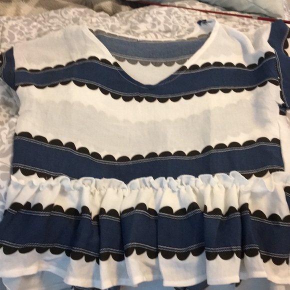 Shein Scalloped Crop Top - Picture 3 of 8